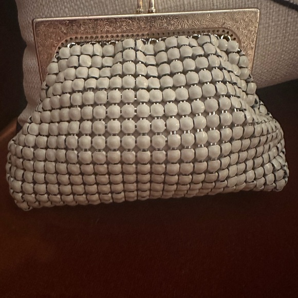 Glomesh mid-century/vintage ivory mesh coin purse. Gold, kisslock closure - Picture 3 of 13